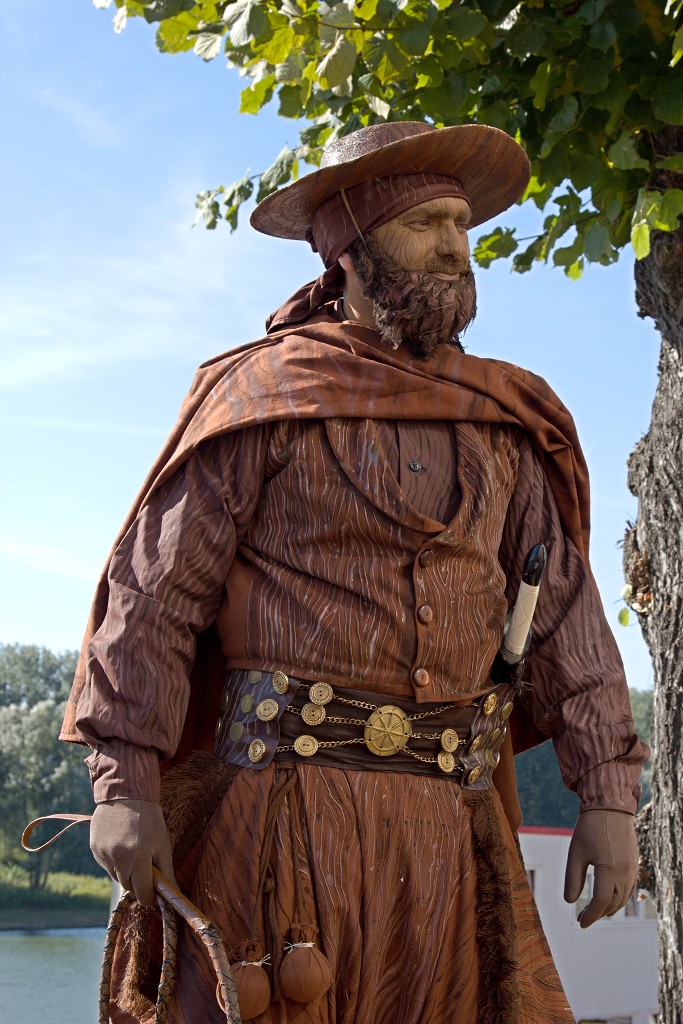 living statue levend standbeeld evenement event festival festiviteit kunst art straatkunst streetart artiest beeld beeldhouwwerk sculpture sculptuur